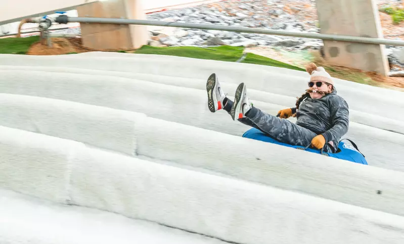 outdoor tubing hill at rowdy bear in pigeon forge tn