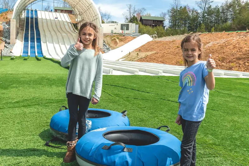 rowdy bear outdoor tubing hill