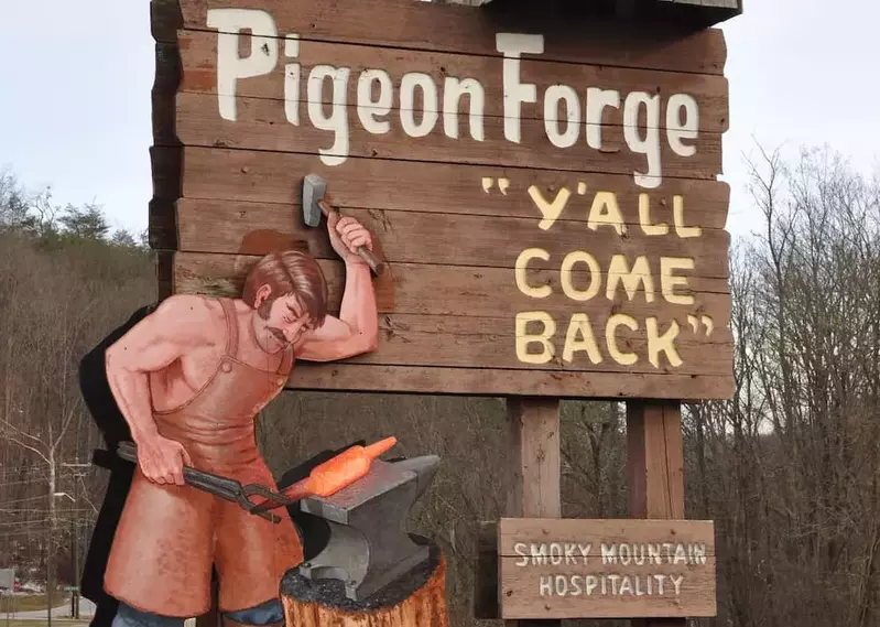pigeon forge sign