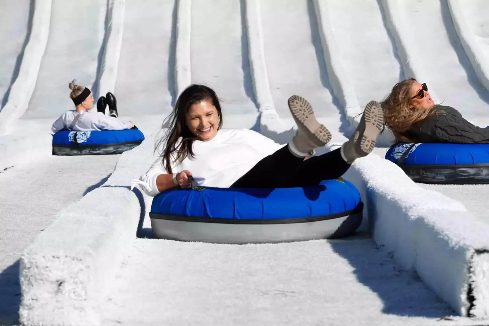 rowdy bear's smoky mountain snow tubing hill