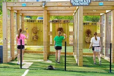 axe throwing in pigeon forge