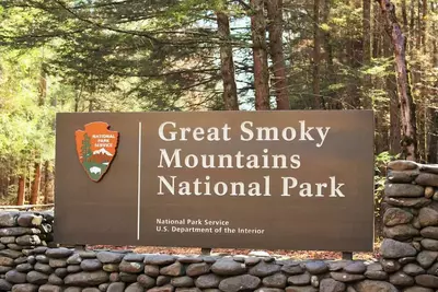 Daytime,Photo,Of,A,Great,Smoky,Mountains,National,Park,Entrance