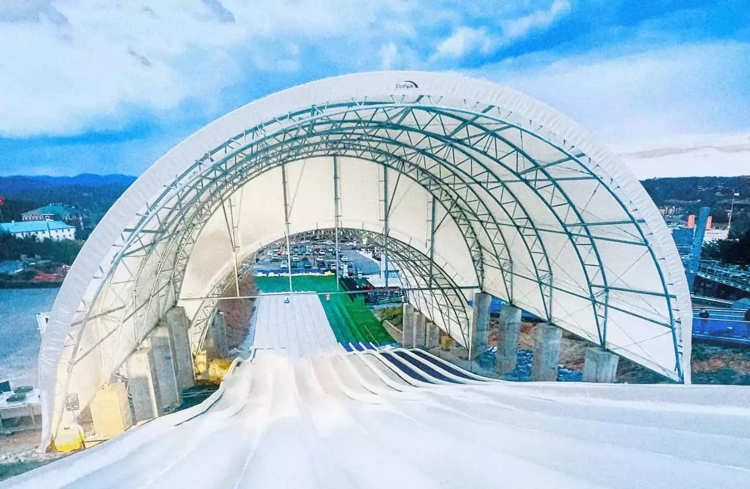 canopy over outdoor tubing hill at rowdy bear's smoky mountain snowpark