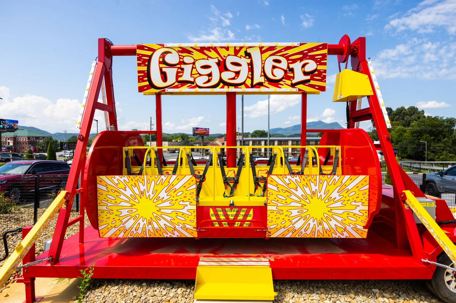 Giggler ride at Rowdy Bear