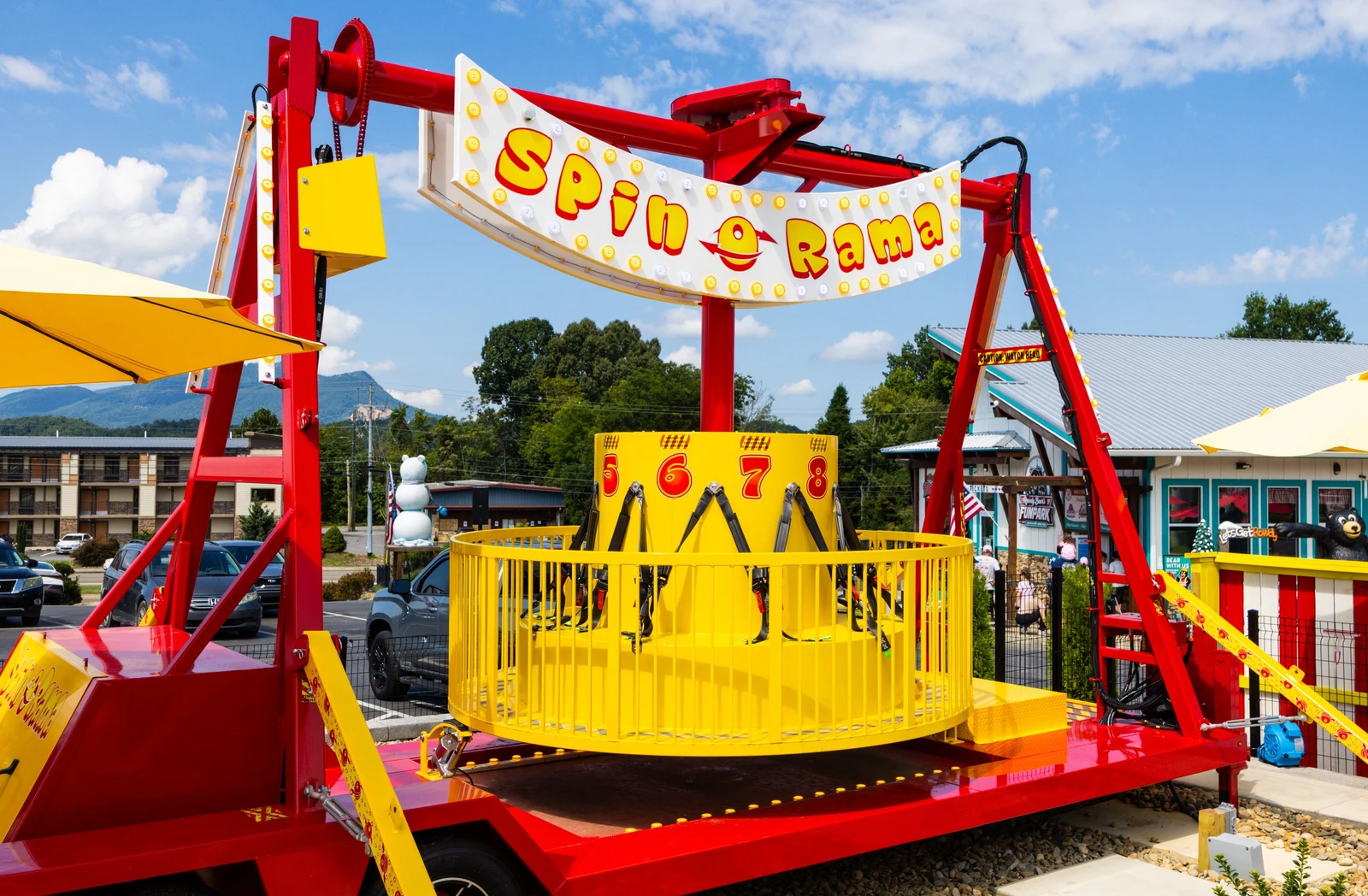 Spin-O-Rama Ride at Rowdy Bear