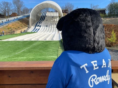 rowdy the mascot at the best Attractions in pigeon forge