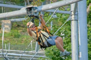 rowdy bear glider in gatlinburg