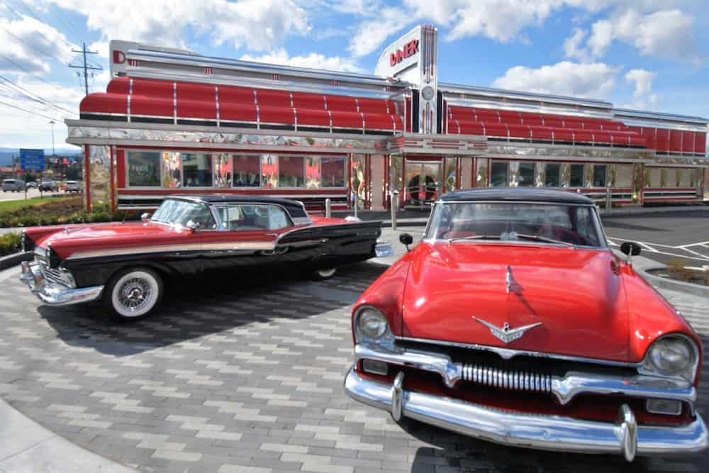 sunliner diner in pigeon forge