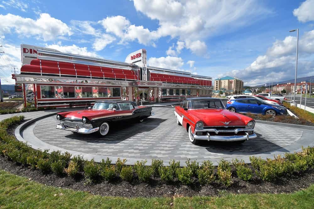 sunliner diner in pigeon forge