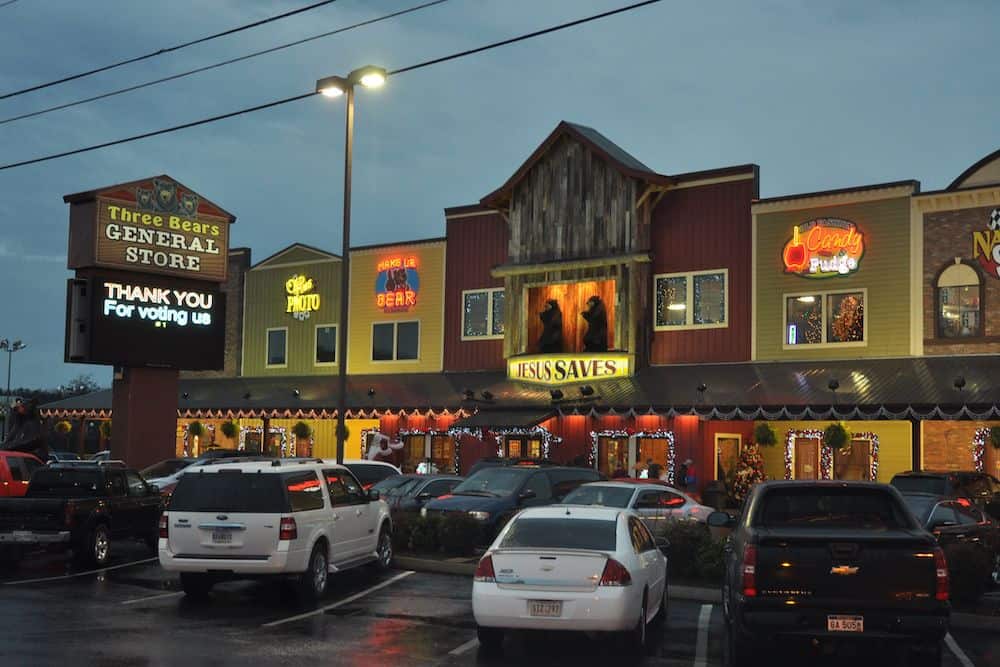 4 Best Places to Go Souvenir Shopping in Pigeon Forge