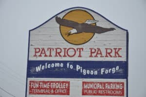 patriot park sign in pigeon forge